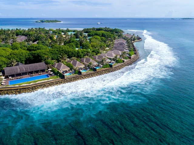 Sheraton Maldives Full Moon Resort & Spa