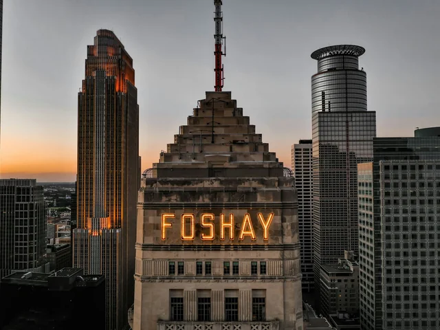 W Minneapolis – The Foshay