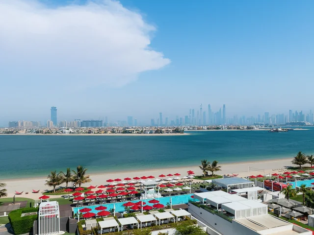 Th8 Palm Dubai Beach Resort, Vignette Collection