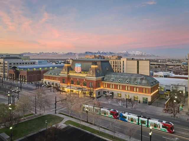 Asher Adams, Autograph Collection