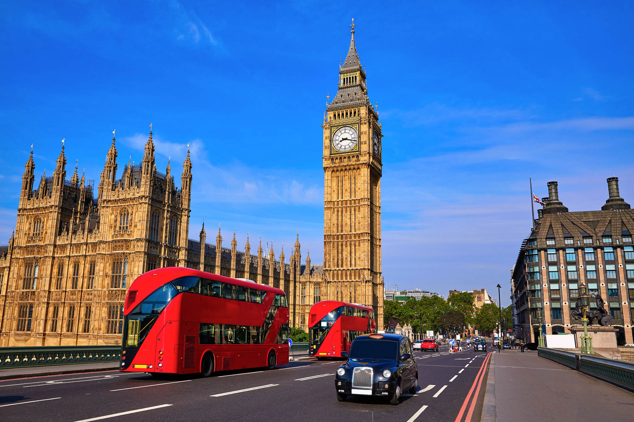 BigBen-Double-Decker-Bus_IS071521.png