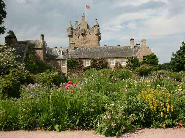 Scotland: Land of Lore & Legend featuring the Royal Edinburgh Military Tattoo