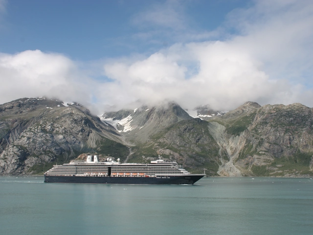 Canadian Rockies and Alaska's Inside Passage featuring Rocky Mountaineer and a 7-night Alaska Cruise