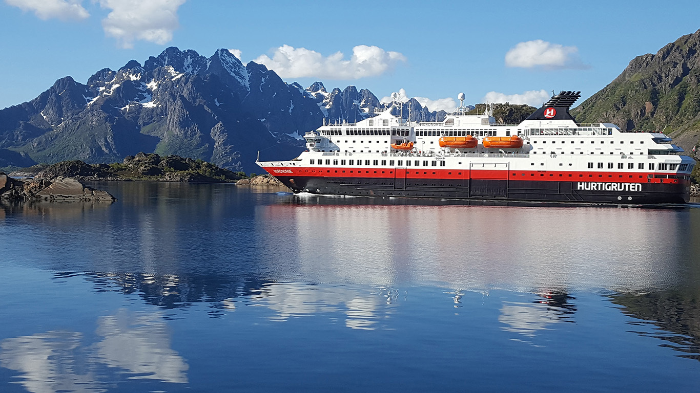 Nordic Discovery Sweden, Finnish Lapland & 5-Night Cruise of Norway's Coast