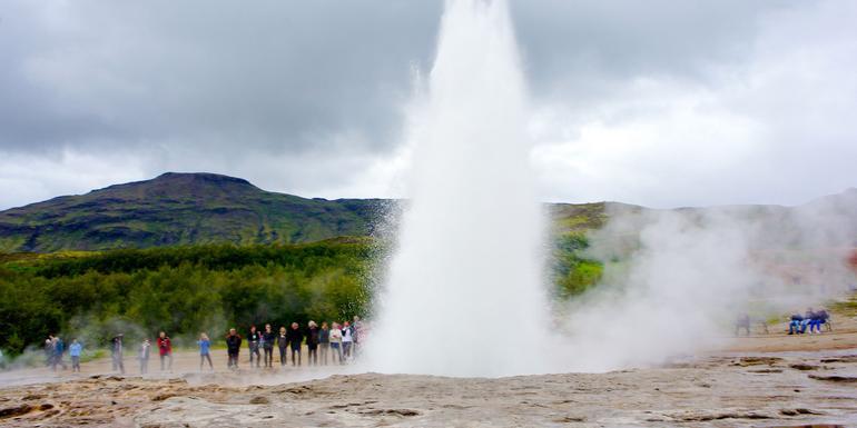 Iceland: Waterfalls, Hot Springs & Hiking Volcanic Landscapes