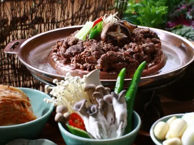 Uncover Korea: K Pop & Hanok Villages