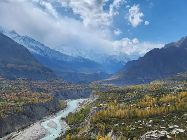 Best of Pakistan: Lahore, Islamabad & Passu Glacier