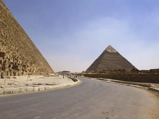 Middle East Dream Escape: Iconic Petra & The Great Pyramids