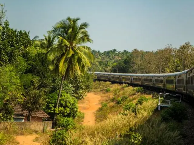 Delhi to Kochi: Hampi Ruins & The Taj Mahal