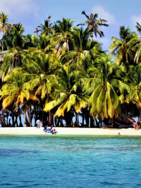 Panama: Craters, Coasts & Highland Mountains