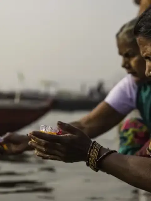 Varanasi to Kathmandu: Temples, Trails & Himalayan Hikes