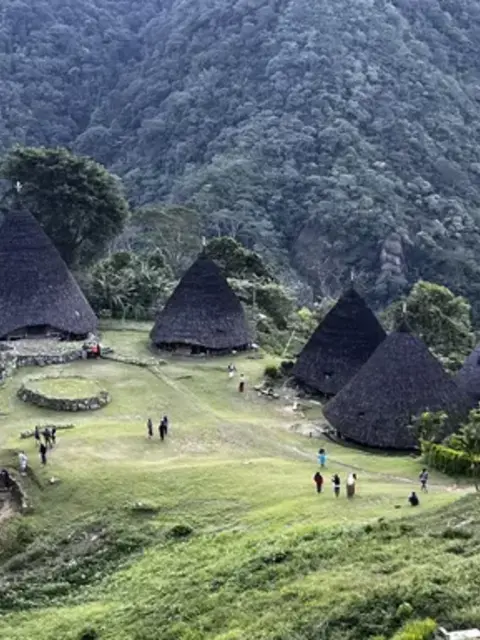 Flores Frontier: Jungles, Villages & Komodo Quests