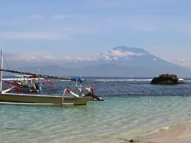 Sumatra to Nusa Lembongan: Wild Islands & Zen Beaches