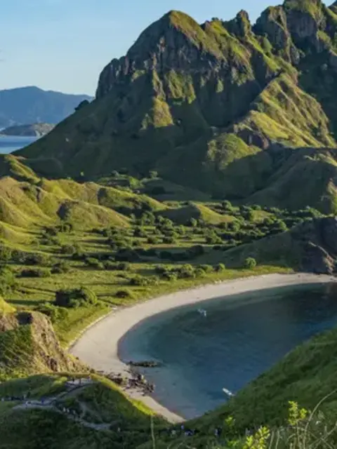 Ubud to Flores: Komodo Dragons, Beaches & Tribal Treks