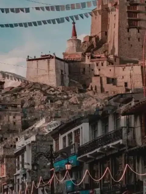 Northern India: Dharamshala, Kashmir & Ladakh Highlights