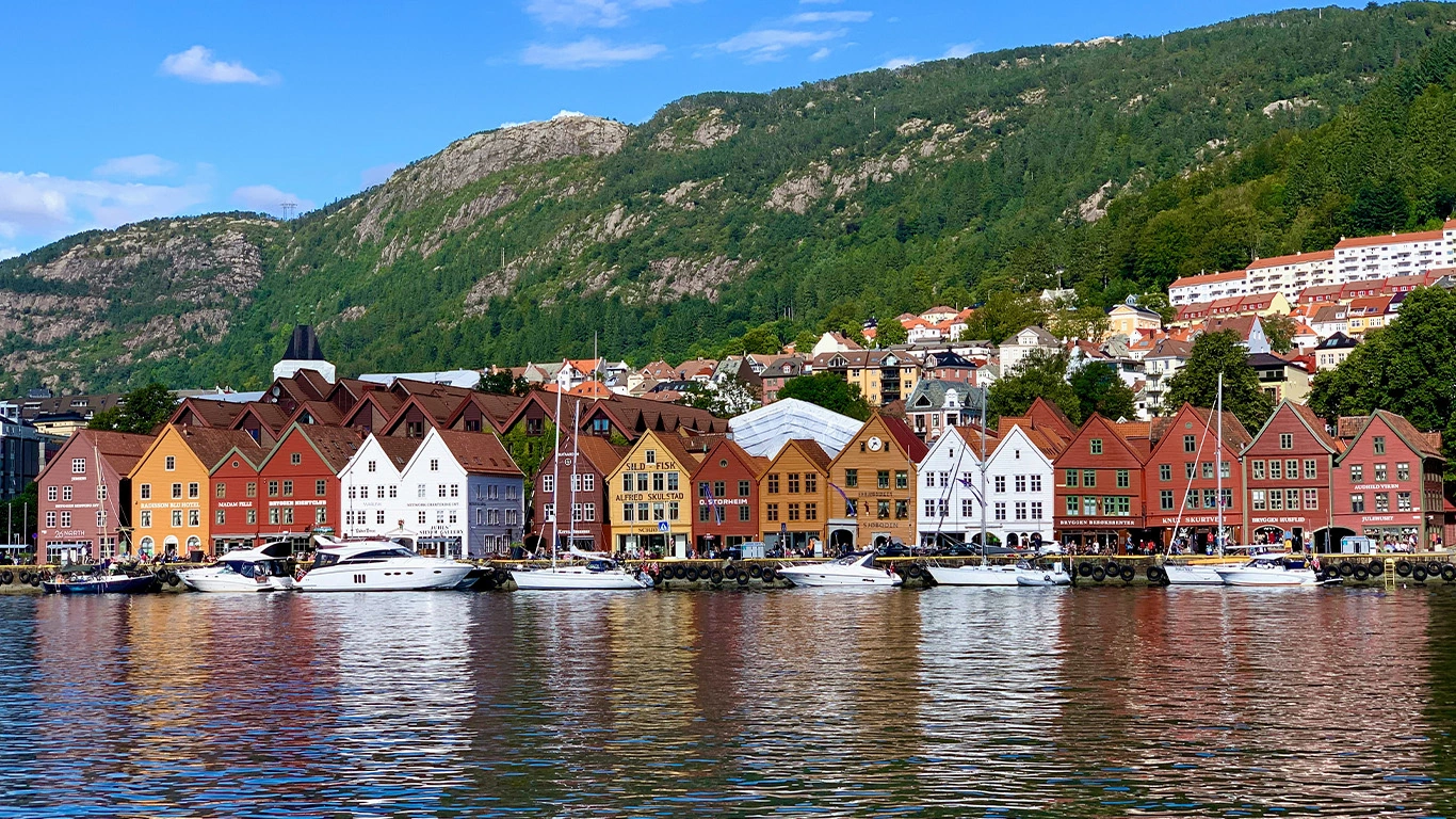 Nordic Discovery Sweden, Finnish Lapland & 5-Night Cruise of Norway's Coast