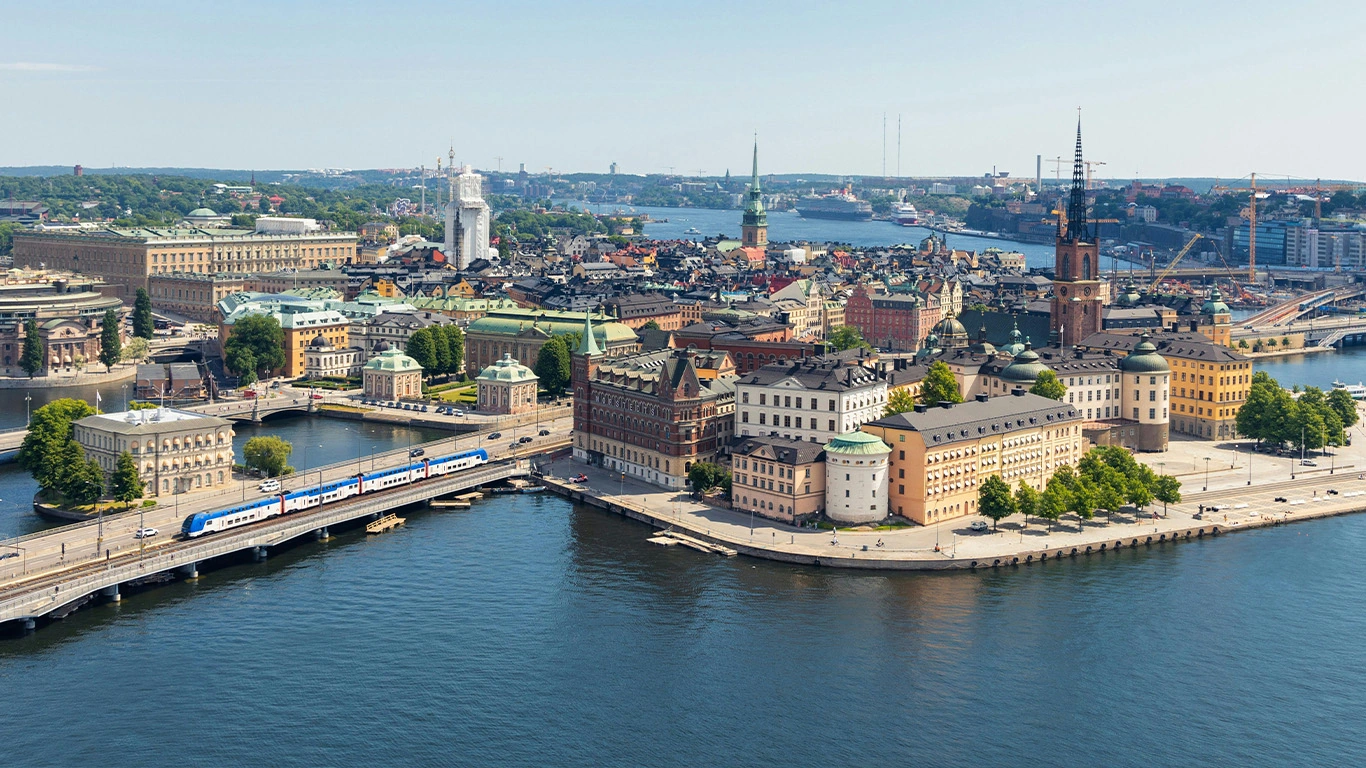 Nordic Discovery Sweden, Finnish Lapland & 5-Night Cruise of Norway's Coast