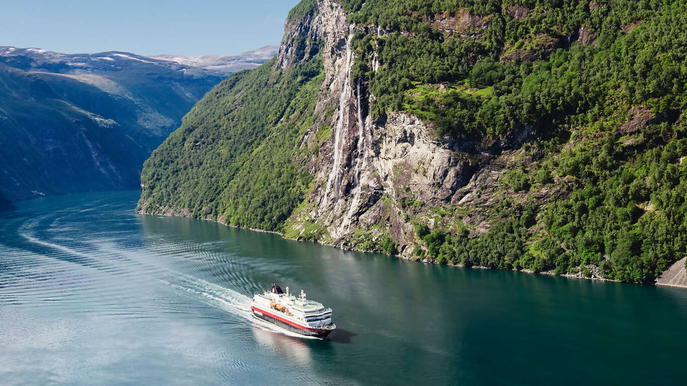 Nordic Discovery Sweden, Finnish Lapland & 5-Night Cruise of Norway's Coast