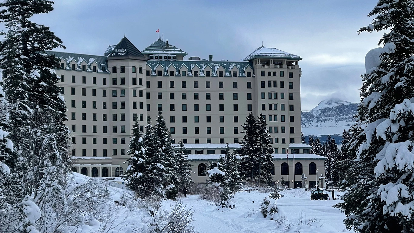 Aurora Adventure Winter in the Canadian Rockies & the Yukon