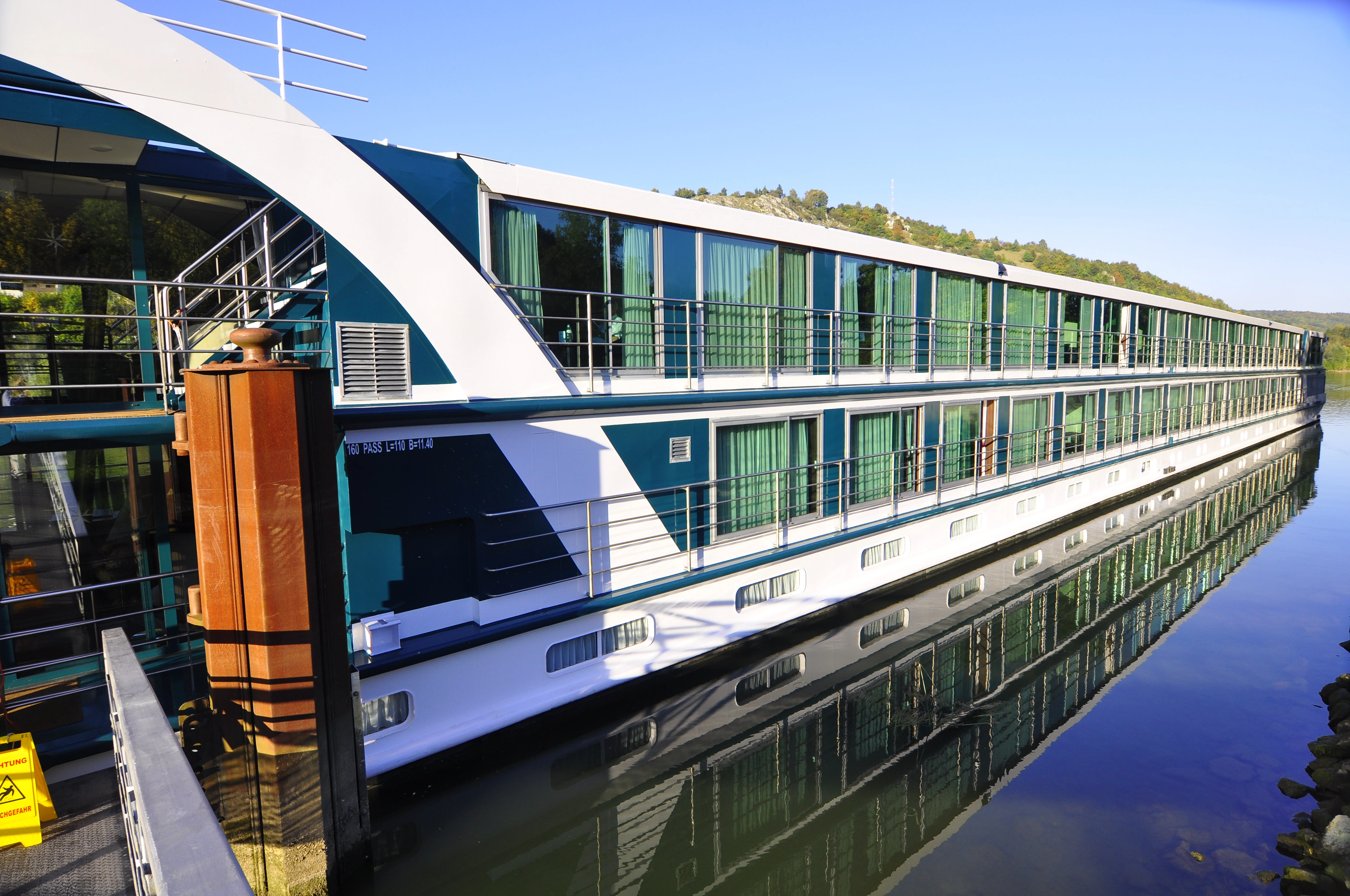 Christmas on the Danube featuring a 6-Night Danube River Cruise