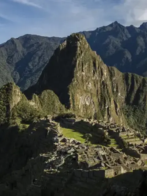 Signature: Peru from Machu Picchu to the Amazon Jungle
