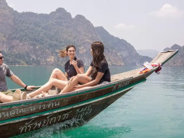 Bangkok to Singapore: Jungle Hikes & Island Nights