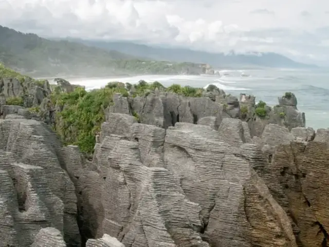 New Zealand: South Island Encompassed