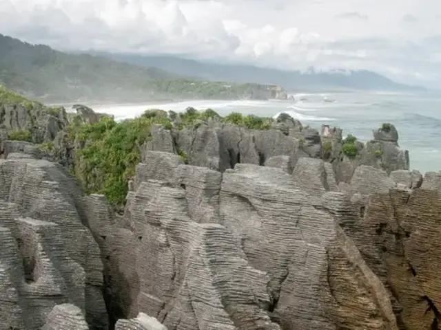 New Zealand: South Island Encompassed