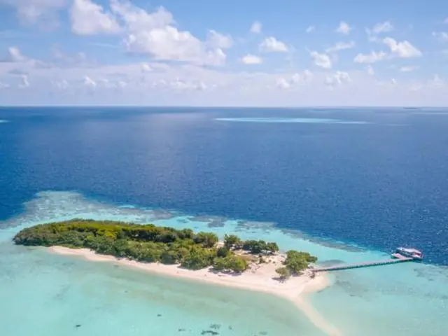 Sri Lanka & Maldives Adventure