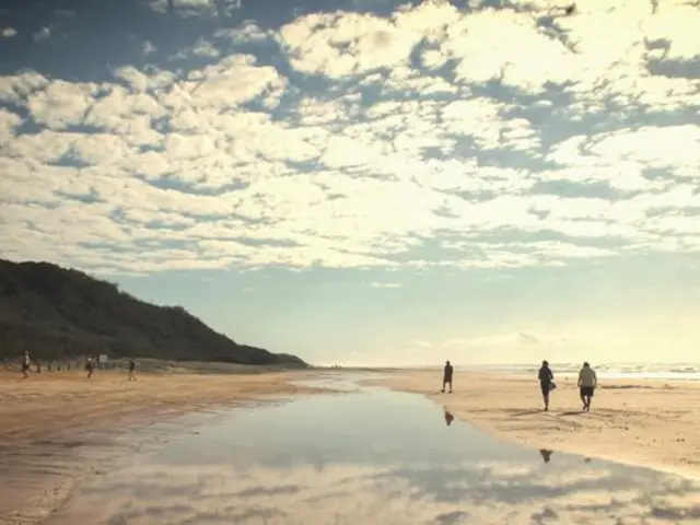 Brisbane to Cairns Experience: Sand Dunes & the Whitsundays