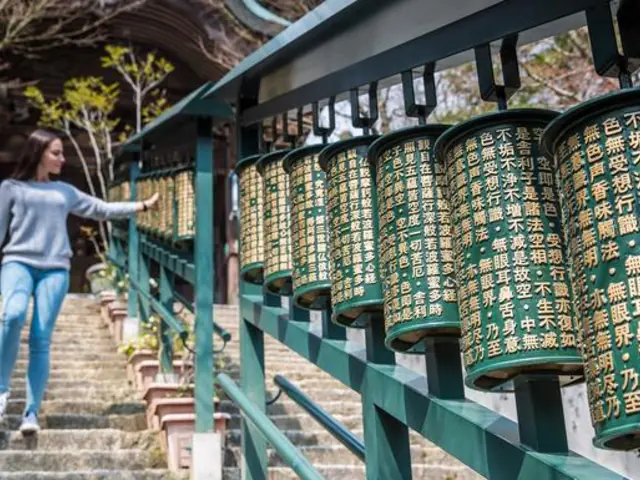 Japan: Castles & Cuisine