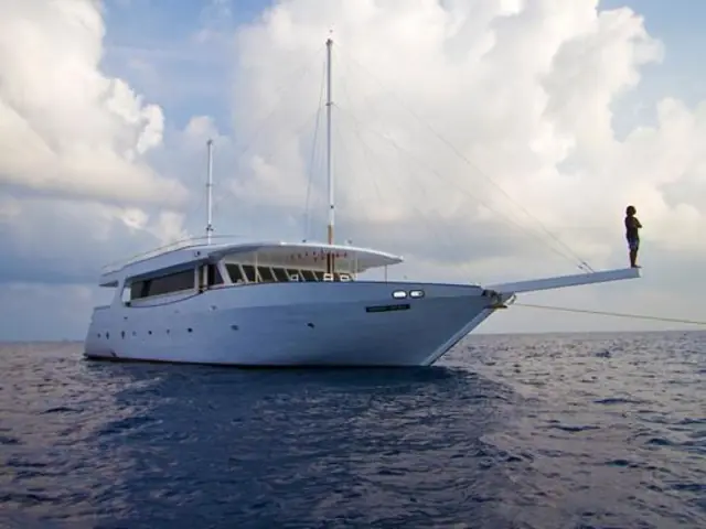 Maldives Dhoni Explorer