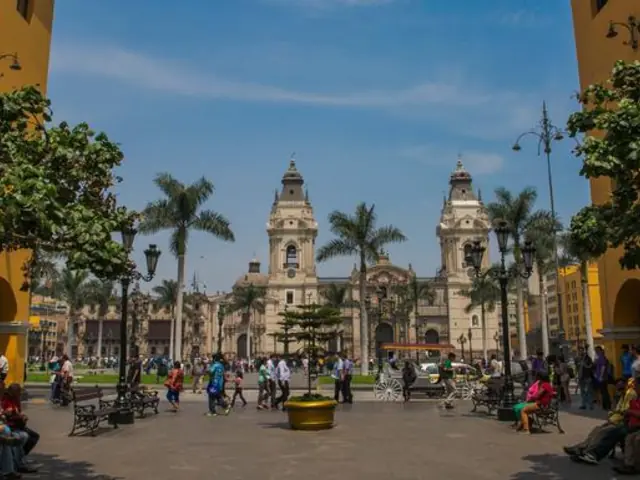 Lima Day Tour: Highlights and Insiders Tour (full day)