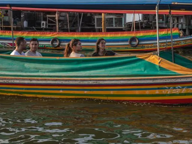 Bangkok Day Tour: Multi-transport Highlights (full day)