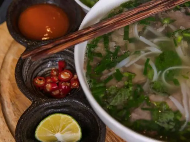 Hanoi Day Tour: Vietnamese Foodie Tour and Cooking Class (half day)
