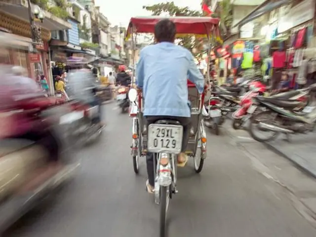 Ho Chi Minh City Day Tour: Cyclo Discovery (half day)
