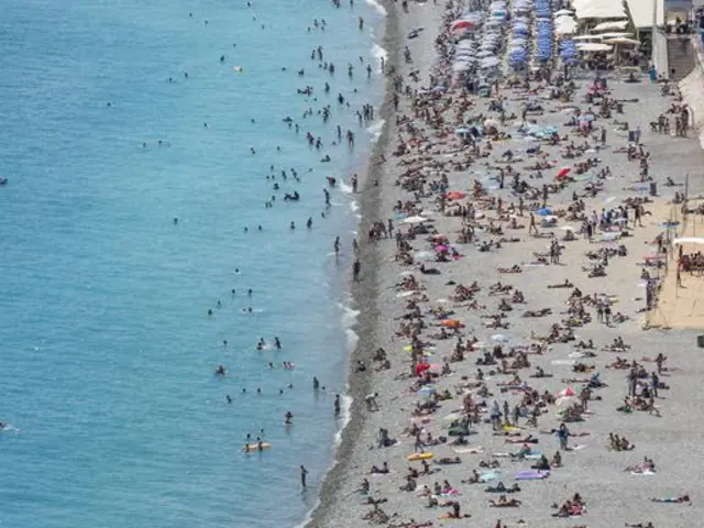 Paris to the Mediterranean: Coasts & Cafés