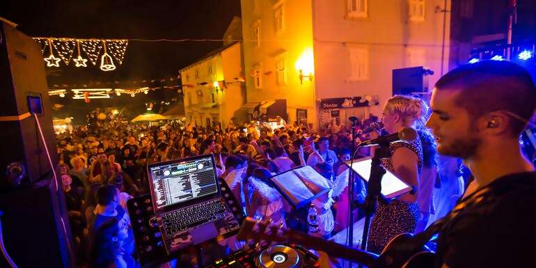 Total Europe: Austria, the Mediterranean & Ancient Athens