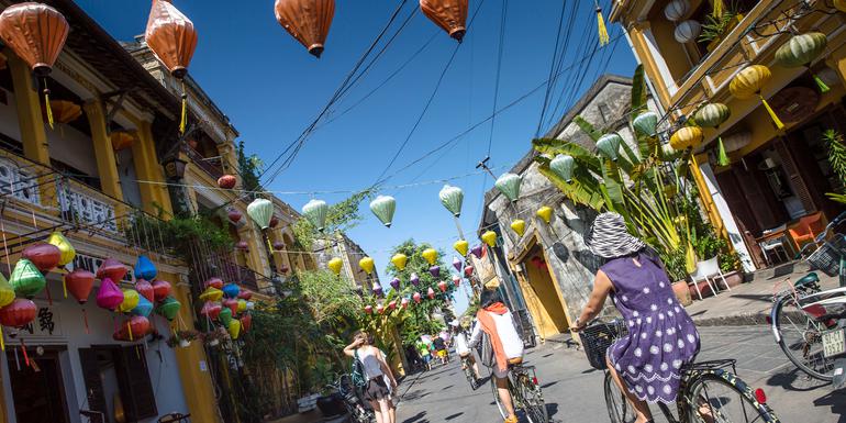 Epic Vietnam: Hanoi, Ho Chi Minh City & Handmade Noodles