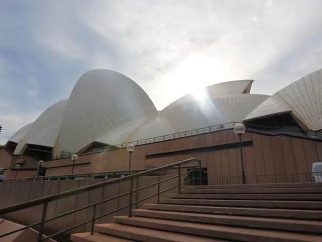 Journeys: Discover Australia