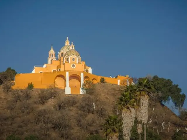 Mexico City to Oaxaca: Pottery & Aztec Pyramids