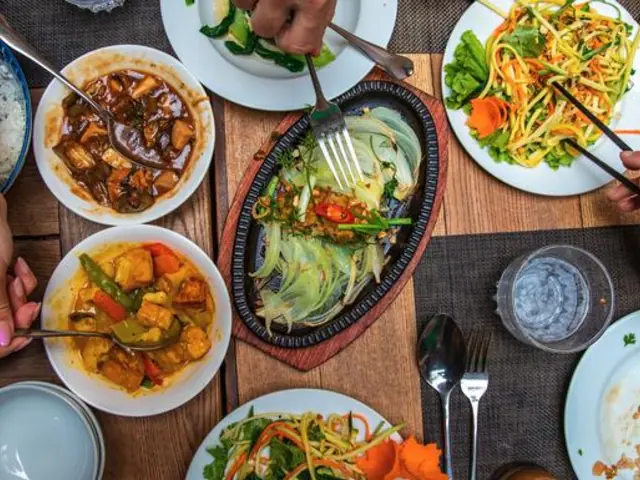 Vietnam: Hanoi, Halong Bay & Trekking Pu Luong