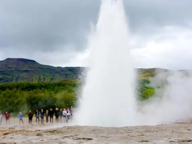 Iceland: Waterfalls, Hot Springs & Hiking Volcanic Landscapes
