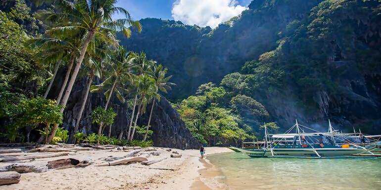 Manila and Palawan: Jungle Trekking, Local Eats & Epic Beaches