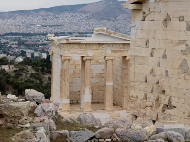 Zagreb to Santorini: 35 Unforgettable Days