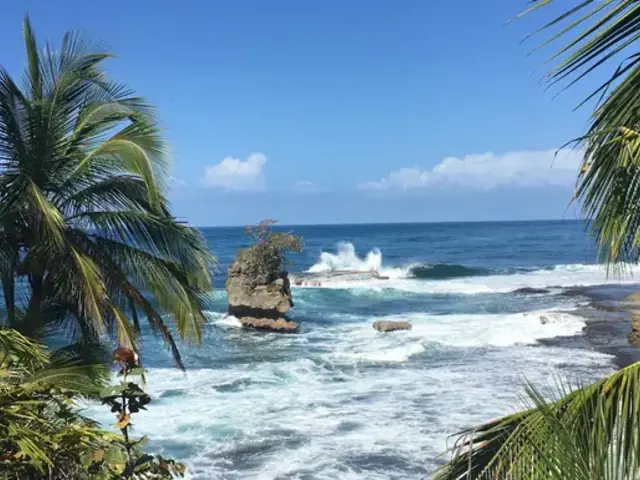 Costa Rica to Panama: Surf, Treks & Starry Skies