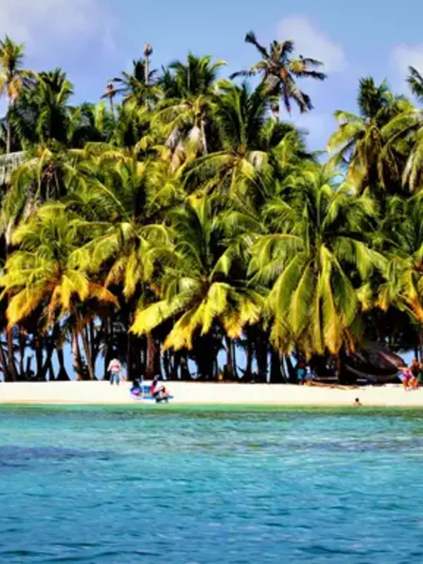 Panama: Craters, Coasts & Highland Mountains