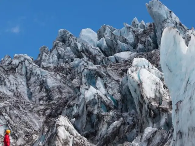 Winter in Iceland: Otherworldly Landscapes & Northern Lights