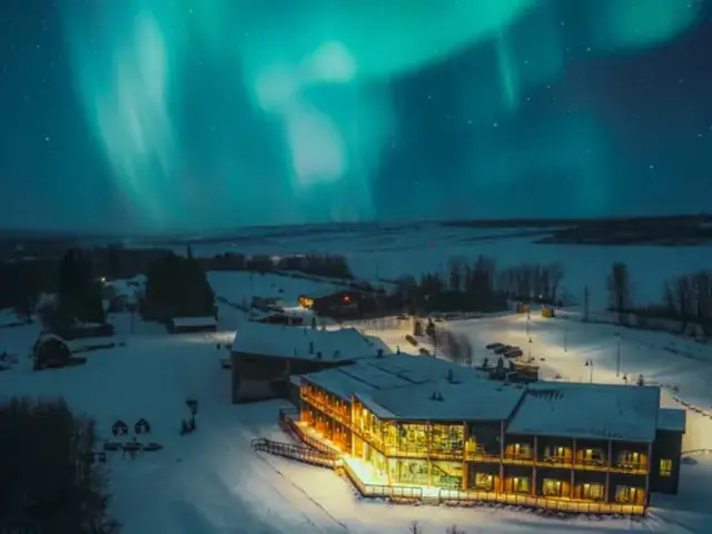 Canadian Rockies: Northern Lights Winter Explorer