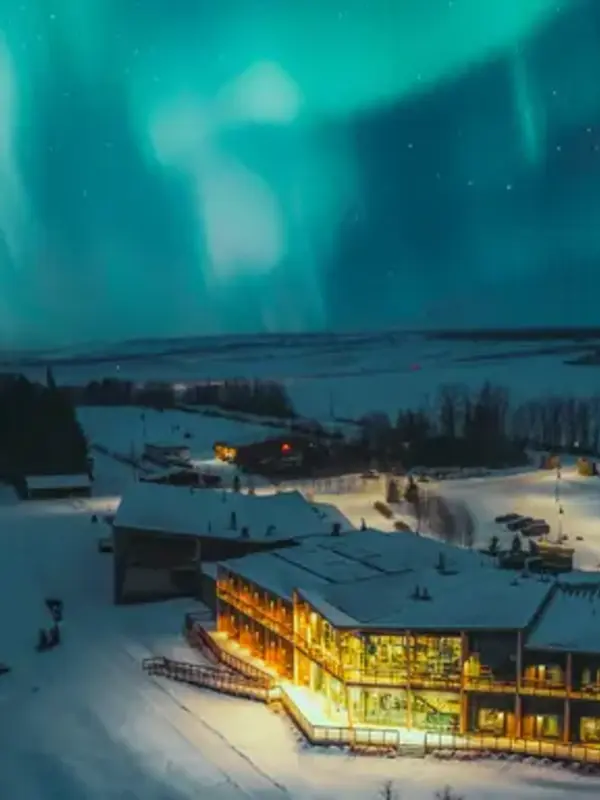 Canadian Rockies: Northern Lights Winter Explorer